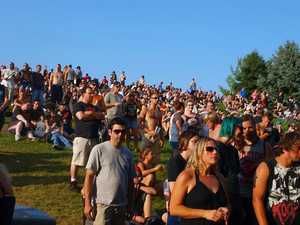 Metal Crowd